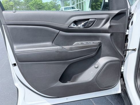 Used 2020 GMC Acadia SLT AWD/4WD image 31