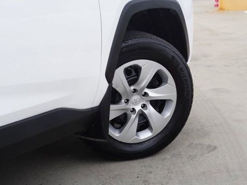 Used 2023 Toyota RAV4 LE FWD image 8
