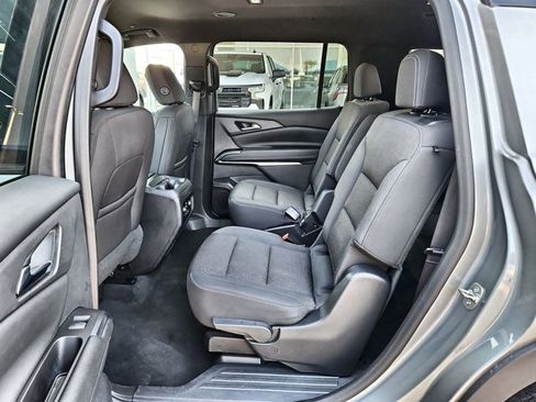 Used 2024 Chevrolet Traverse LT FWD image 19