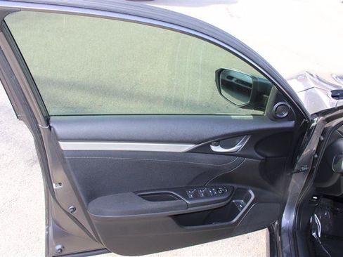 Used 2018 Honda Civic EX-T image 12