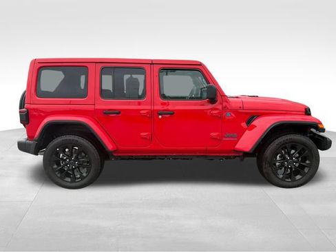 Used 2025 Jeep Wrangler Unlimited Sahara w/ Safety Group AWD/4WD image 6