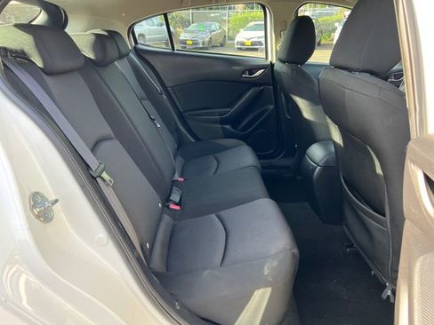 Used 2015 MAZDA MAZDA3 i Sport image 11
