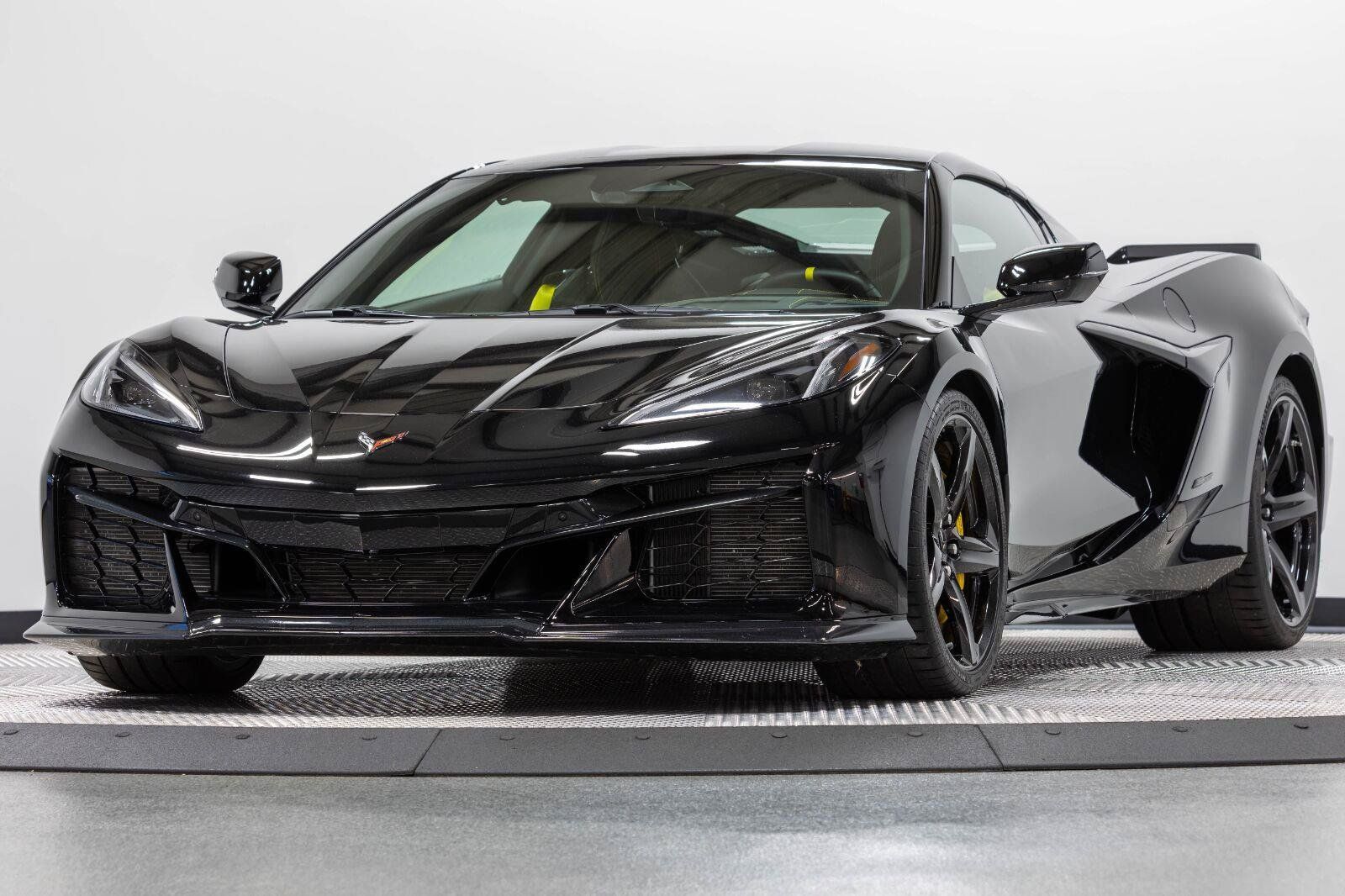Used 2026 Chevrolet Corvette E-Ray AWD/4WD image 3