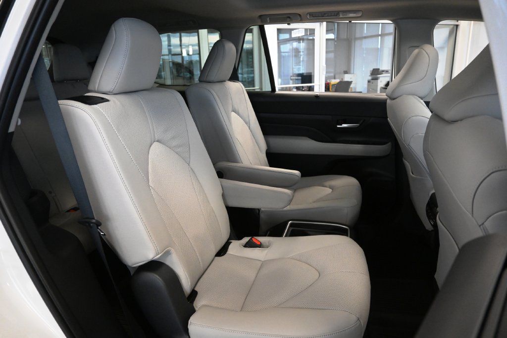 New 2026 Toyota Grand Highlander AWD image 17