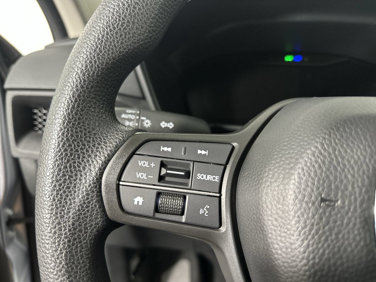Used 2025 Honda CR-V EX image 12