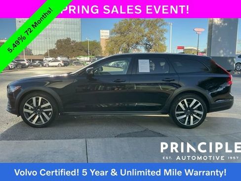 Certified 2024 Volvo V90 B6 Cross Country Ultimate w/ Protection Package Premier AWD/4WD image 9