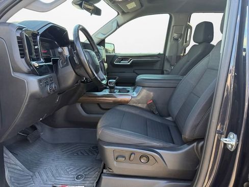 Used 2023 Chevrolet Silverado 1500 LT Trail Boss AWD/4WD image 9