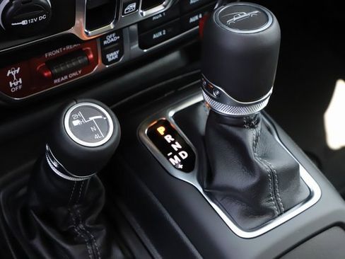 New 2025 Jeep Gladiator Rubicon w/ Safety Group image 28