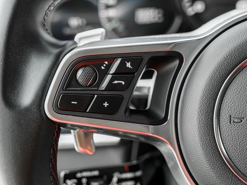 Used 2020 Porsche Panamera 4 image 18