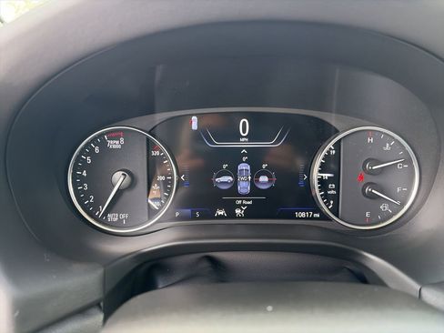 Used 2024 Buick Enclave Avenir image 17