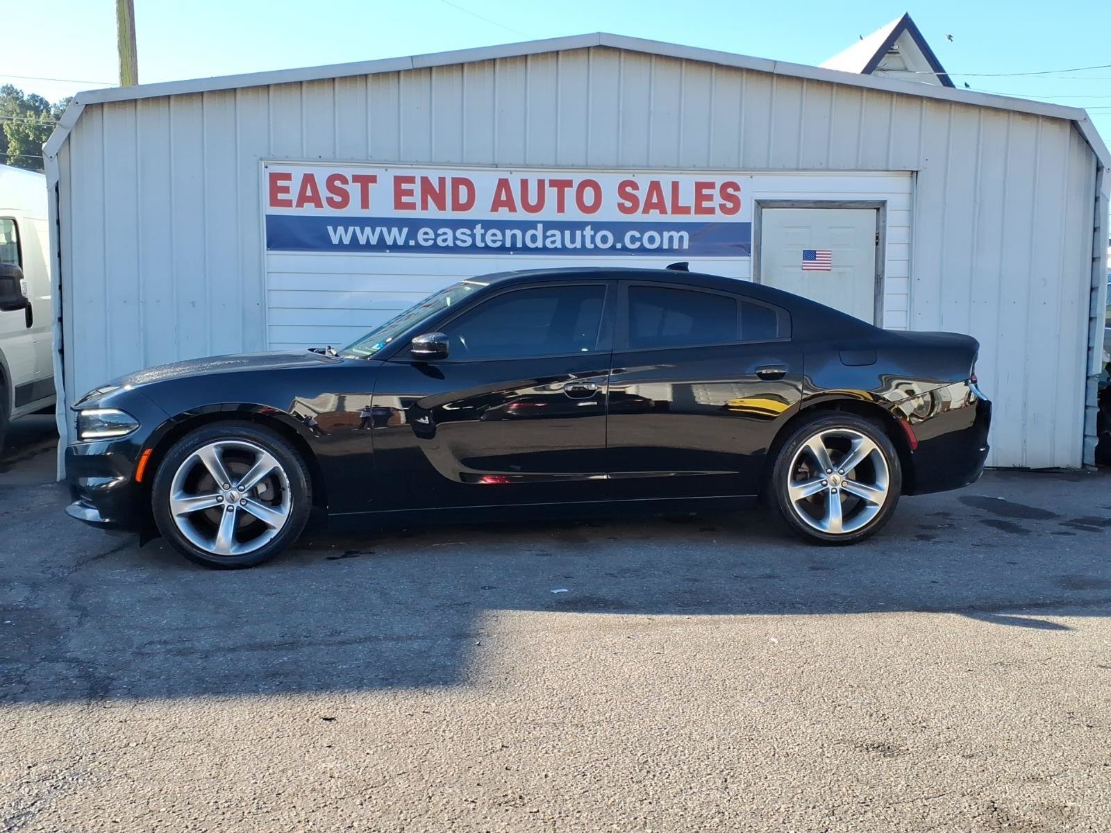 Used 2018 Dodge Charger SXT Plus w/ Quick Order Package 29J RWD image 2
