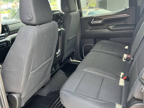 Used 2023 Chevrolet Silverado 1500 LT AWD/4WD image 11