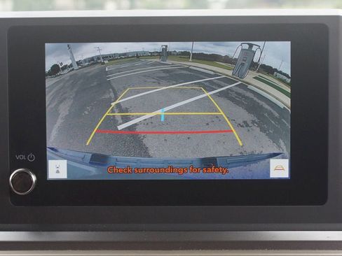 Used 2025 Toyota Tacoma SR5 AWD/4WD image 7