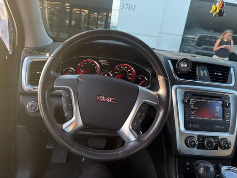 Used 2015 GMC Acadia SLE FWD image 16