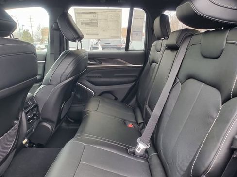 New 2026 Jeep Grand Cherokee Limited image 15