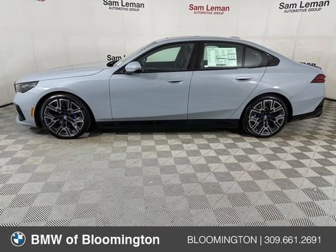 Used 2024 BMW i5 eDrive40i w/ M Sport Package image 16