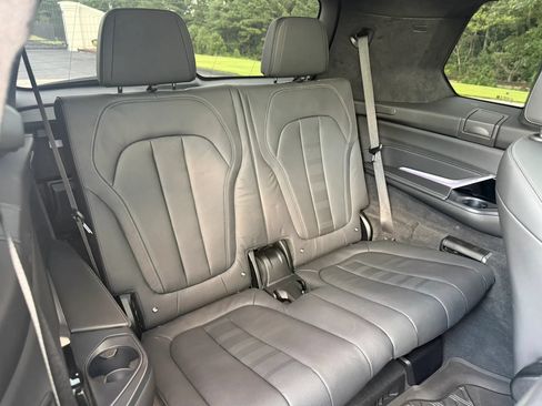 Used 2022 BMW X7 xDrive40i w/ M Sport Package AWD/4WD image 30