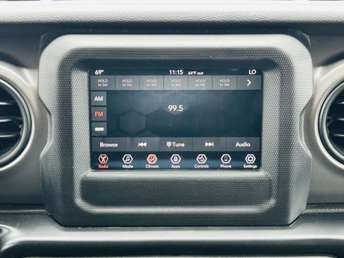 Used 2022 Jeep Wrangler Unlimited Sport AWD/4WD image 16