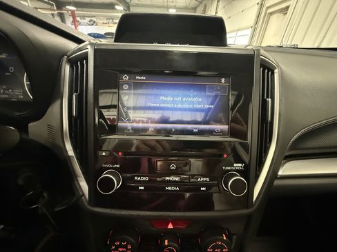 Used 2019 Subaru Forester Premium w/ All-Weather Package image 38