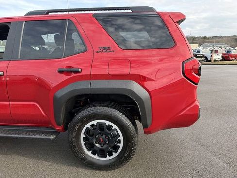 Used 2025 Toyota 4Runner TRD Off-Road image 9