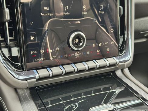 New 2026 GMC Yukon XL AT4 Ultimate AWD/4WD image 27