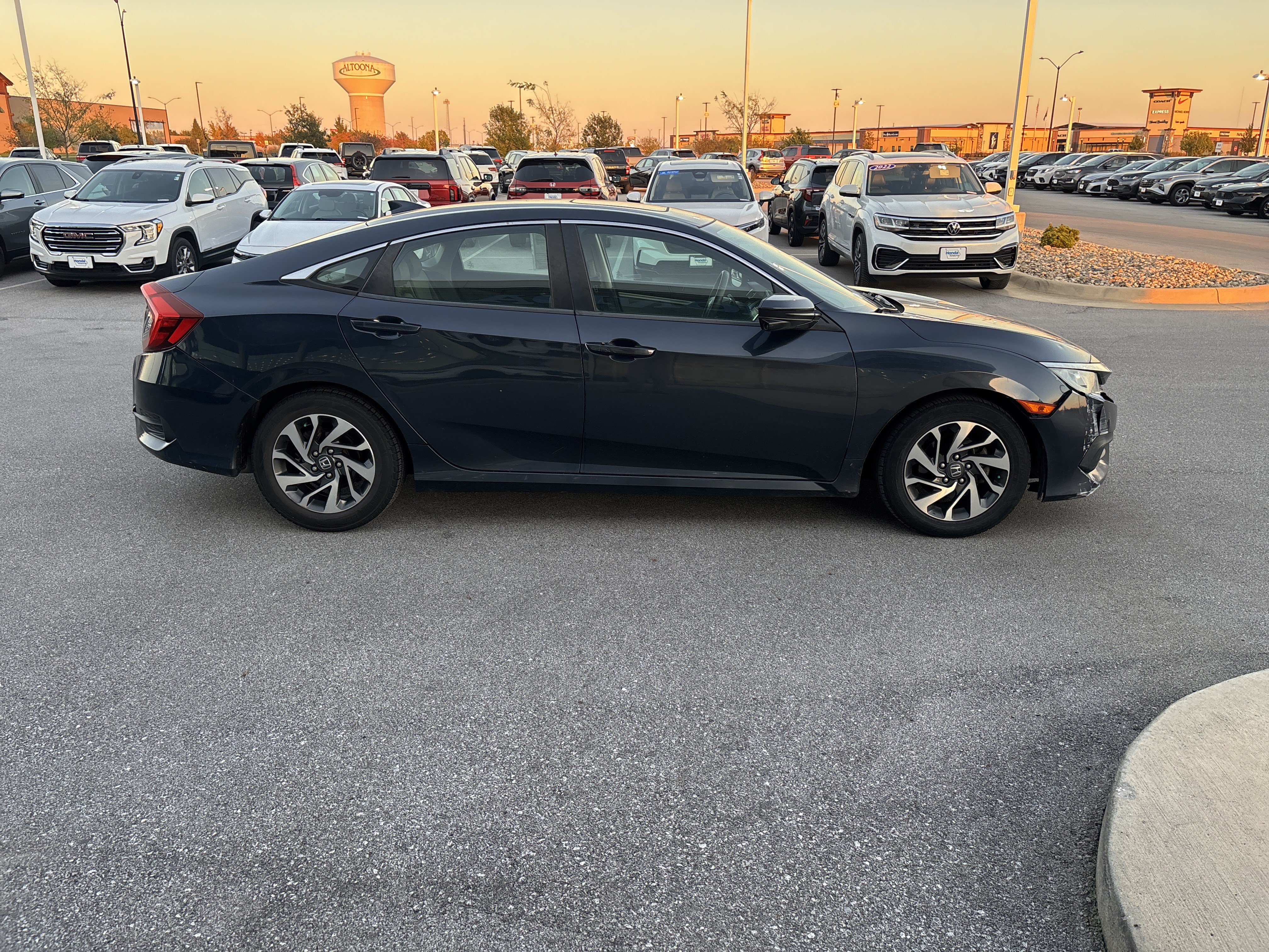 Used 2018 Honda Civic EX image 6