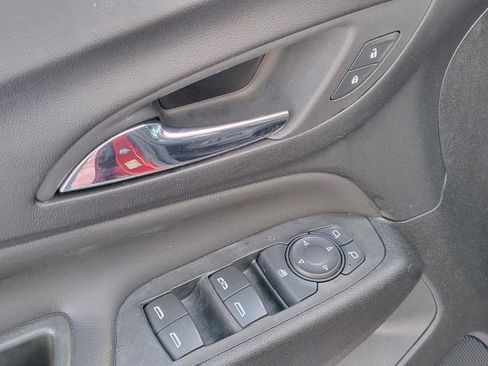 Used 2024 Chevrolet Equinox LT image 6