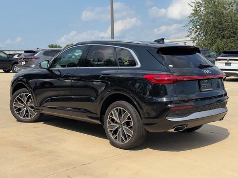 Used 2025 Audi Q5 Premium Plus w/ Premium Plus AWD/4WD image 3