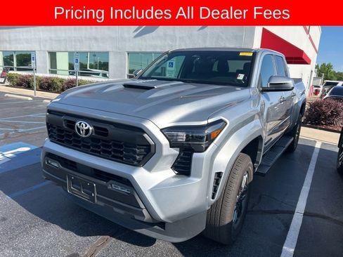 Used 2024 Toyota Tacoma TRD Sport RWD image 10