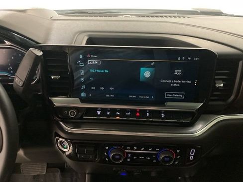 Used 2024 Chevrolet Silverado 3500 High Country w/ Technology Package image 15