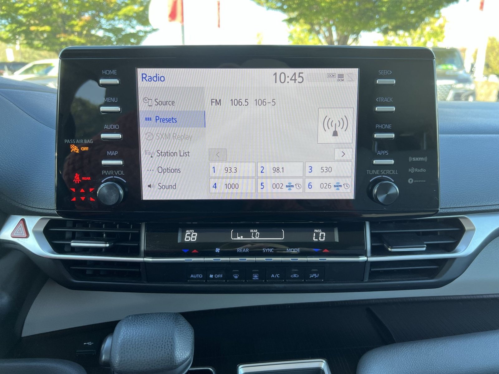 Used 2021 Toyota Sienna LE AWD/4WD image 18