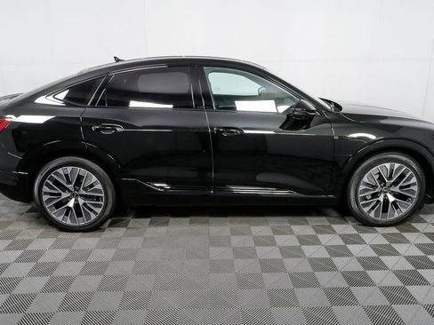 Certified 2024 Audi Q8 e-tron Prestige image 2