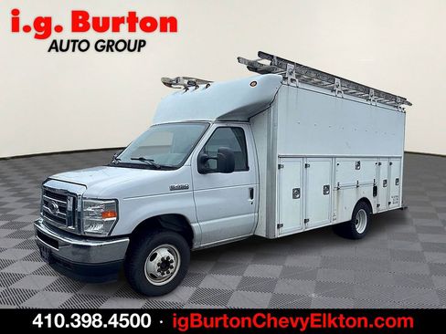 Used 2022 Ford E-450 and Econoline 450 Super Duty w/ Power Windows & Locks Group RWD image 3