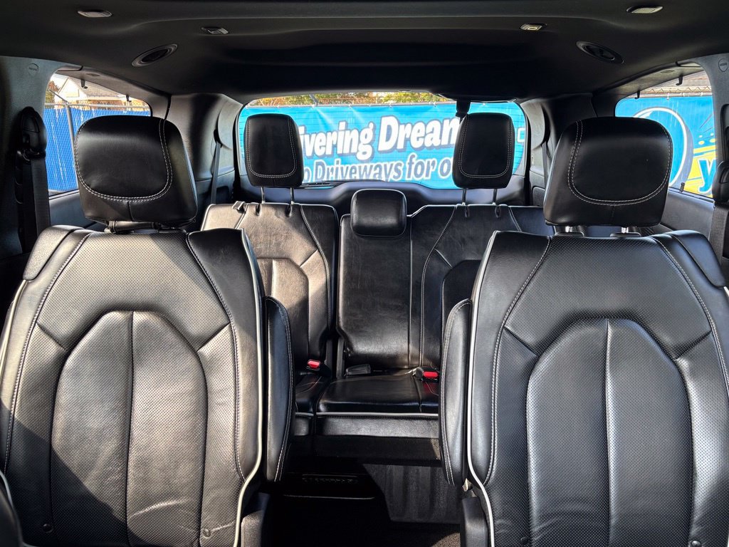 Used 2025 Chrysler Pacifica Limited FWD image 34