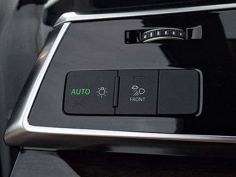 Used 2023 Audi Q7 2.0T Premium w/ Towing Package AWD/4WD image 26