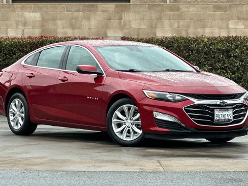 Certified 2025 Chevrolet Malibu LT image 2