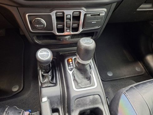 Used 2018 Jeep Wrangler Unlimited Sport S AWD/4WD image 15