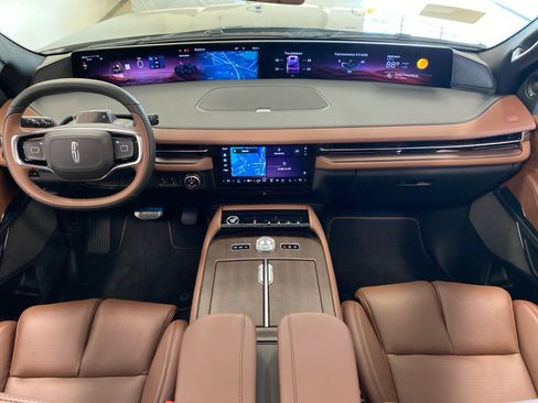 New 2026 Lincoln Navigator Reserve AWD/4WD image 15