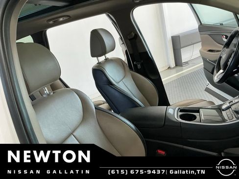 Used 2022 Hyundai Santa Fe SEL w/ Convenience + Premium Package FWD image 16