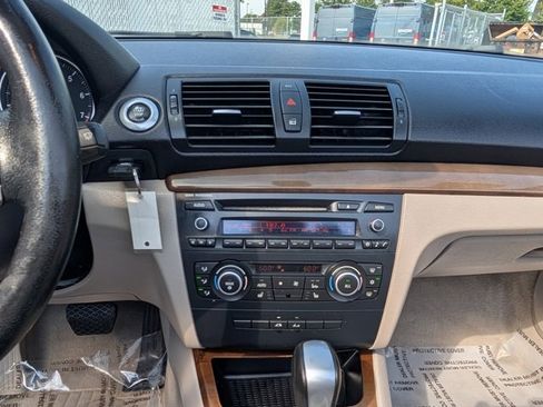 Used 2010 BMW 128i Convertible image 3