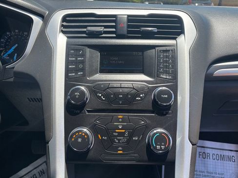 Used 2015 Ford Fusion SE FWD image 15