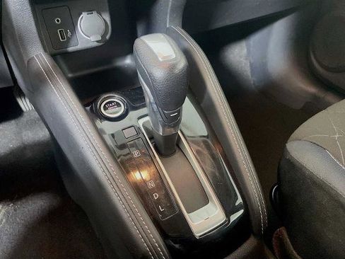 Certified 2018 Nissan Kicks SV image 14