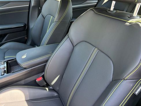 Used 2025 Kia K5 GT FWD image 6