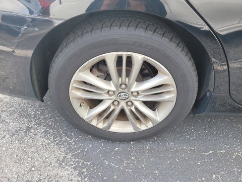 Used 2016 Toyota Camry SE image 8