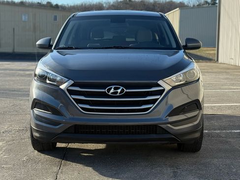 Used 2017 Hyundai Tucson SE image 2