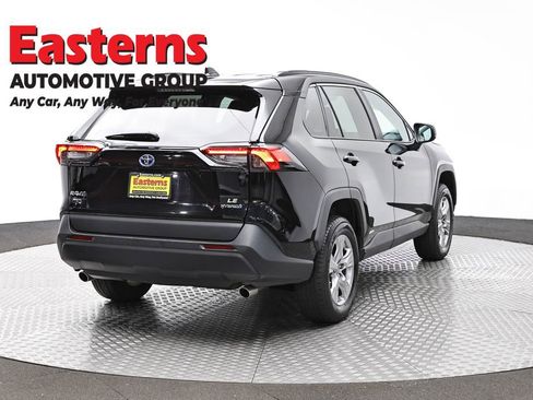 Used 2023 Toyota RAV4 LE AWD/4WD image 5