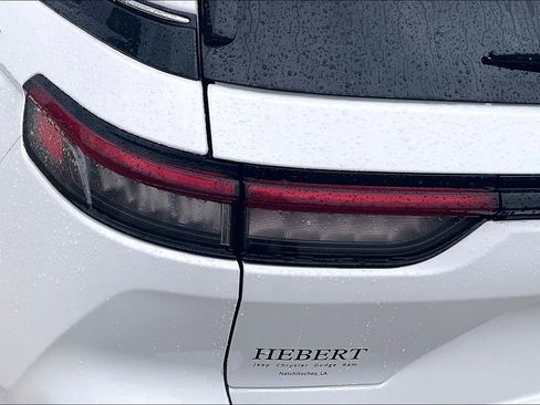 Used 2023 Jeep Grand Cherokee Laredo image 27