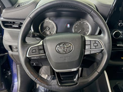 Used 2023 Toyota Highlander XSE image 14