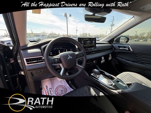 New 2026 Mitsubishi Outlander SEL image 14