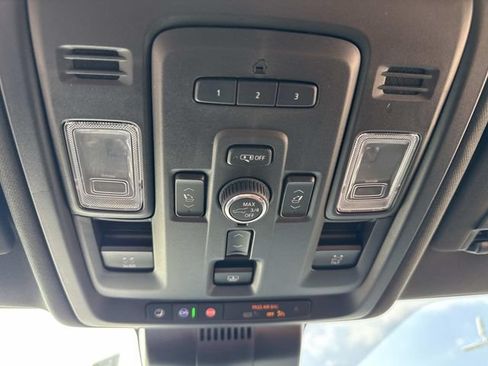 Used 2024 GMC Yukon Denali Ultimate AWD/4WD image 26